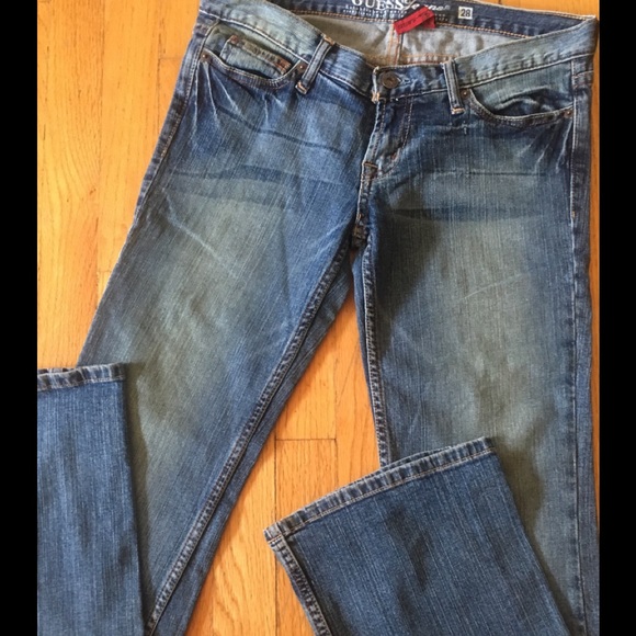Guess Jeans - Picture 2 of 5